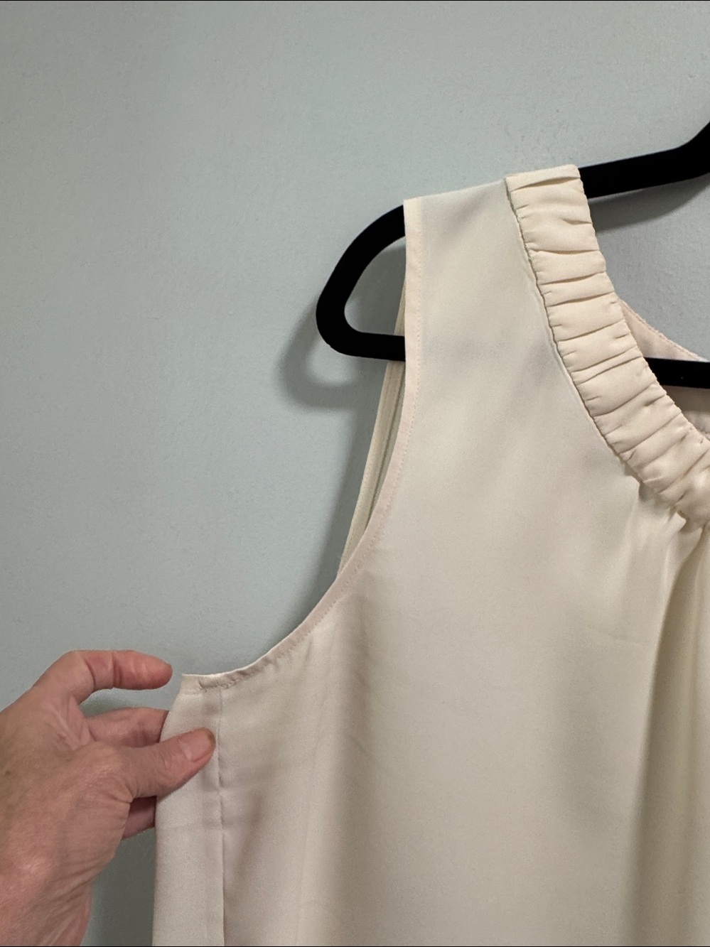 Talbots Sleeveless Cream Pleated Neck Blouse - Women's Top - Picture 4 of 9